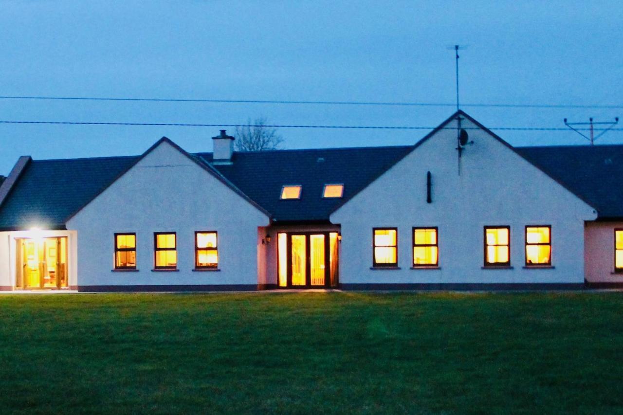 Riverbend Lodge B & B Oughterard Exterior foto